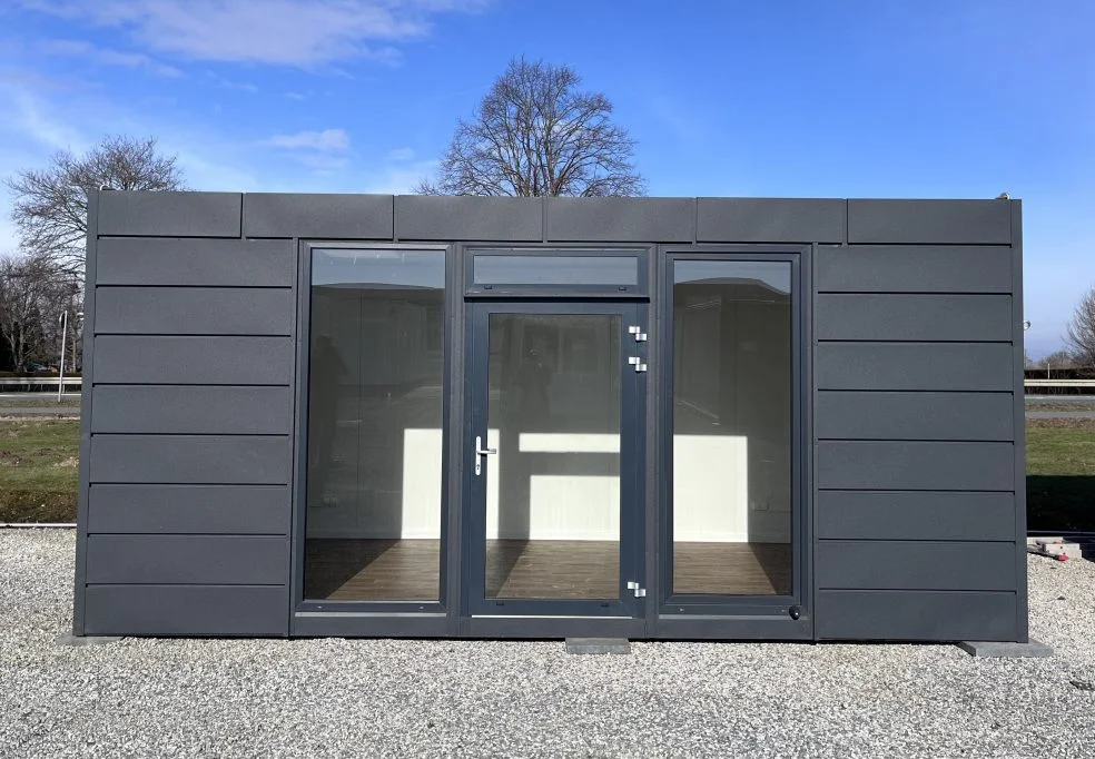 Verkaufspavillon mit bodentiefen Fenstern ca. 18 m² RAL 7016 – Bild 2